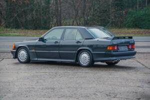 Bild 5/32 von Mercedes-Benz 190 E 2.5-16V (1992)