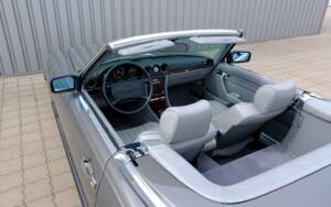 Image 72/97 de Mercedes-Benz 560 SL (1987)