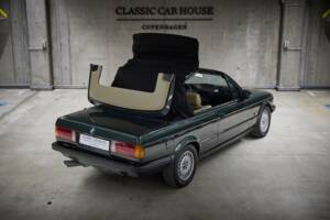 Image 24/90 of BMW 325i (1987)