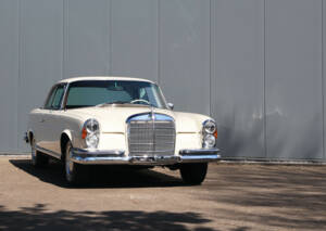 Image 11/45 of Mercedes-Benz 280 SE (1968)