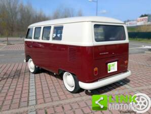 Image 8/10 of Volkswagen T1 minibus (1964)