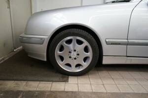 Bild 36/38 von Mercedes-Benz E 200 Kompressor (2001)