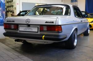 Immagine 15/40 di Mercedes-Benz 280 CE (1980)