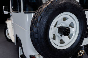 Image 17/21 de Toyota Land Cruiser FJ 40 (1981)