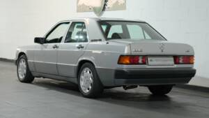 Bild 3/32 von Mercedes-Benz 190 E 1.8 (1991)