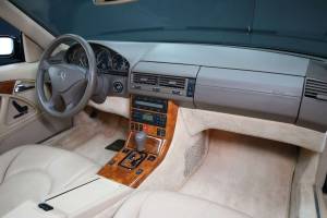 Image 16/30 of Mercedes-Benz SL 500 (2001)