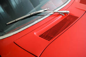 Image 31/50 of Chevrolet Corvair Monza Convertible (1966)
