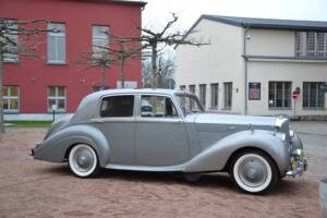 Image 5/23 of Bentley R-Type (1953)