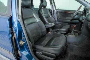 Image 16/29 of Volvo V40 2.0 16V (1999)