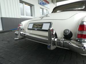 Image 17/27 of Mercedes-Benz 190 SL (1960)
