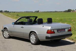 Image 19/39 of Mercedes-Benz 300 CE-24 (1992)
