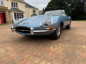 Image 2/15 de Jaguar Type E 4.2 (1965)