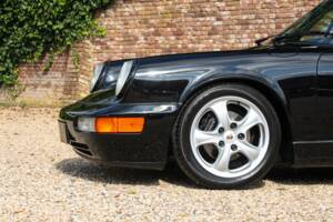 Image 30/50 de Porsche 911 Carrera 2 (1991)