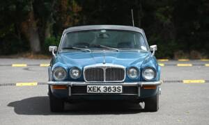 Image 6/21 de Daimler Double Six (1978)
