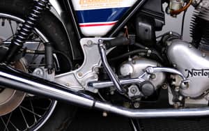 Image 10/83 of Norton 850 MKIII Roadster (1975)
