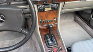 Image 69/88 of Mercedes-Benz 380 SL (1984)