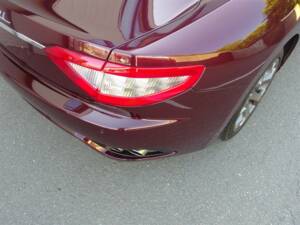 Image 40/98 of Maserati GranTurismo 4.2 (2008)