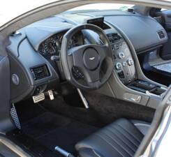 Bild 21/47 von Aston Martin DB 9 GT &quot;Bond Edition&quot; (2015)