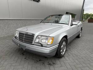 Bild 5/50 von Mercedes-Benz E 320 (1995)