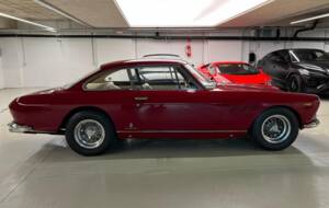 Image 45/50 of Ferrari 330 GT 2+2 (1965)