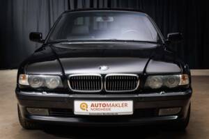 Image 9/41 of BMW 750i (2000)