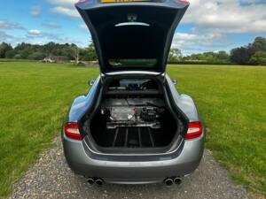 Image 43/46 of Jaguar XKR (2010)