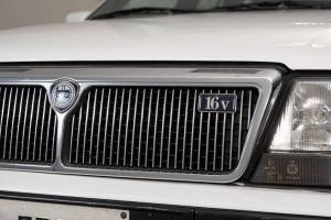 Image 5/28 of Lancia Thema Station Wagon 16V (1991)