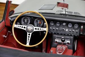Afbeelding 14/27 van Jaguar E-Type 4.2 (1966)