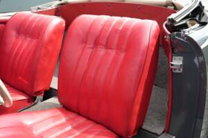 Image 18/50 de Mercedes-Benz 190 SL (1961)