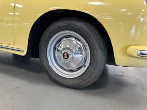 Image 30/101 of Porsche 356 B 1600 (1963)