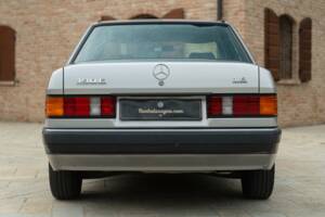 Image 8/50 of Mercedes-Benz 190 E 1.8 (1991)