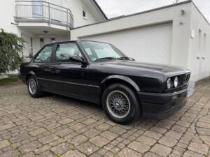 Bild 7/16 von BMW 320i (1991)