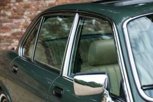 Image 48/50 of Jaguar XJ 6 4.2 (1985)
