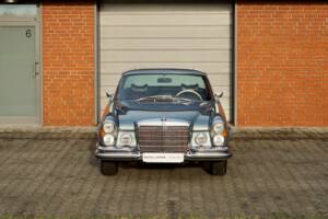 Immagine 2/84 di Mercedes-Benz 280 SE 3,5 (1970)