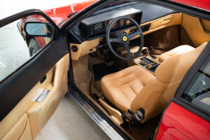 Image 8/48 de Ferrari Mondial Quattrovalvole (1985)