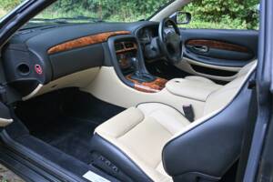 Image 40/50 de Aston Martin DB 7 Vantage (2002)