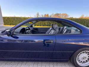 Image 34/69 of BMW 850i (1993)