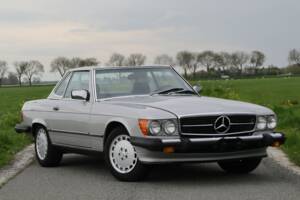 Image 44/50 de Mercedes-Benz 560 SL (1988)