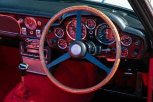 Image 10/38 of Aston Martin DB 6 Mk II Volante (1970)