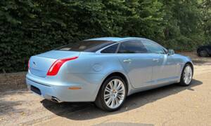 Image 4/50 of Jaguar XJ 5.0 (2011)