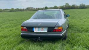 Bild 4/10 von Mercedes-Benz 230 CE (1990)