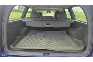 Bild 18/42 von Volvo V 70 2.5T (2005)