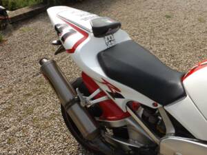 Image 26/50 of Yamaha YZF 1000 R1 (1998)