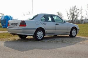 Bild 2/40 von Mercedes-Benz C 200 Kompressor (1997)