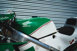 Image 26/50 of Honda VFR 750R RC 30 (1992)