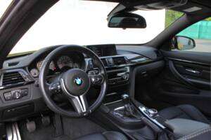 Image 34/98 of BMW M4 (2014)