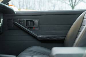 Image 32/50 of Chevrolet Camaro Z28 (1992)