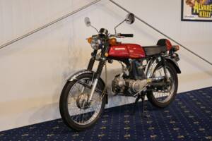 Image 14/21 de Honda SS 50 (1974)