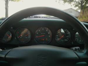 Image 34/36 de Porsche 911 Carrera 4S (1998)