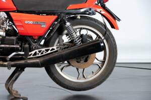 Image 19/49 de Moto Guzzi 850 LeMans (1981)